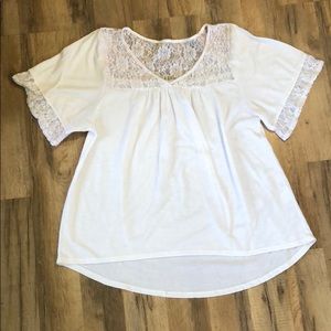 Beautiful flowy lace blouse
